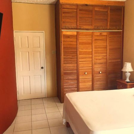 Yaad Hostel Монтего-Бей Екстер'єр фото