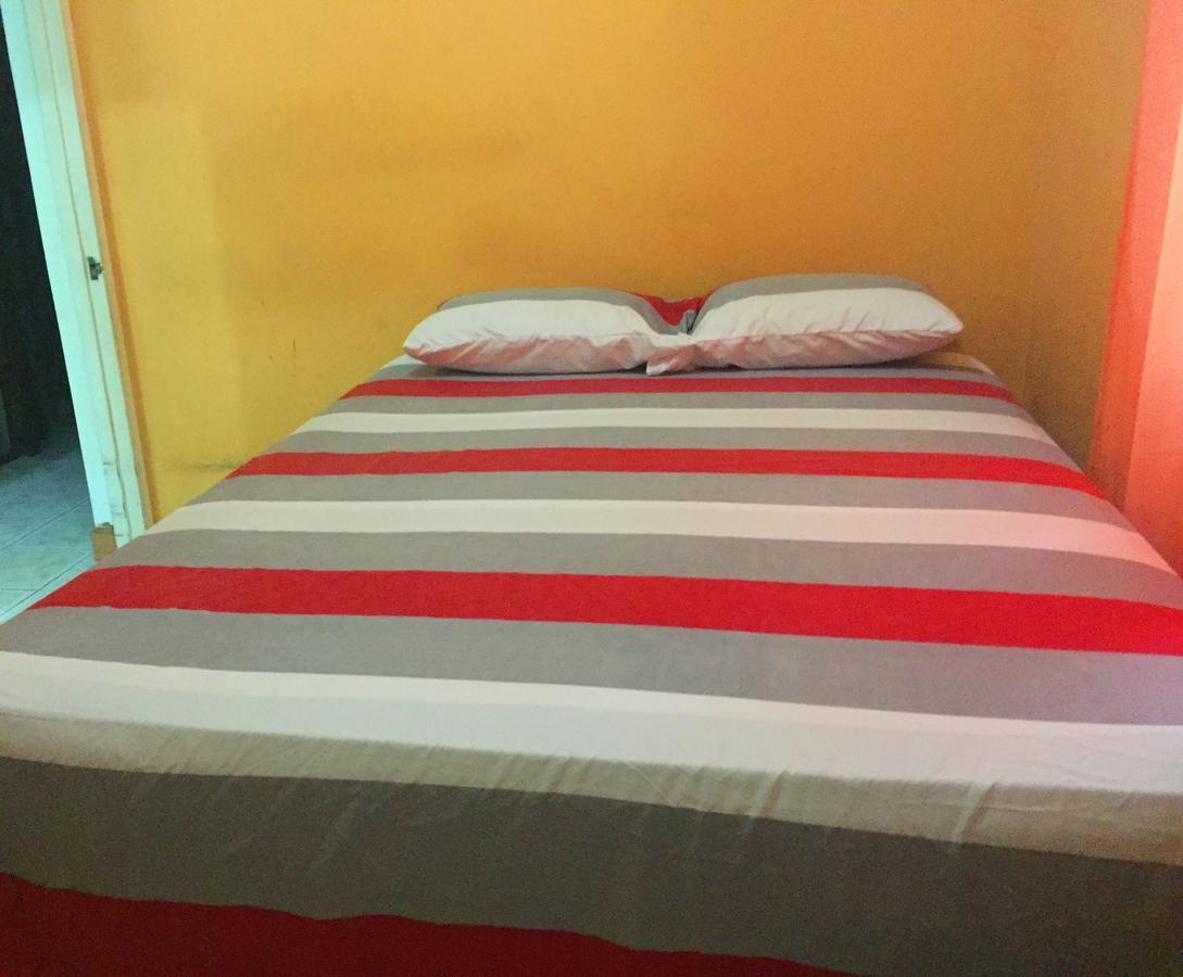 Yaad Hostel Монтего-Бей Екстер'єр фото