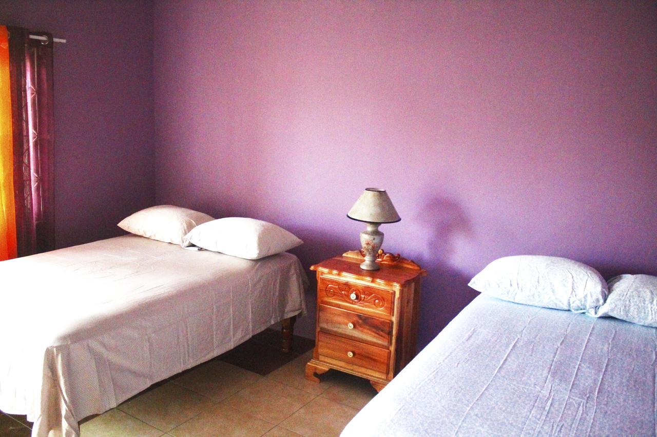 Yaad Hostel Монтего-Бей Екстер'єр фото