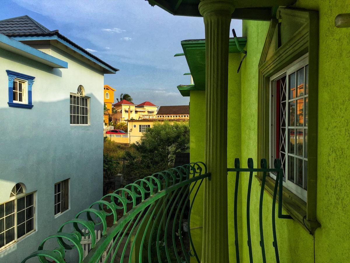 Yaad Hostel Монтего-Бей Екстер'єр фото
